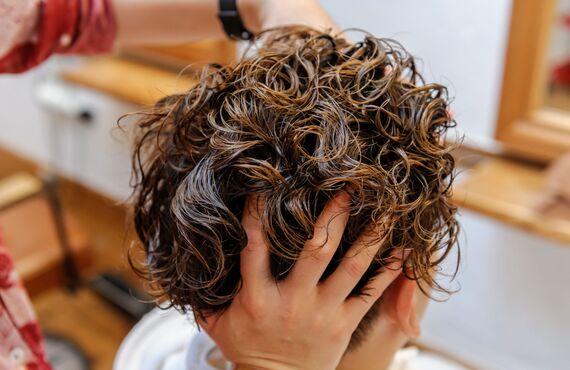 高宮でメンズパーマが得意な個室のある美容室はRAD　HAIR　DESIGN